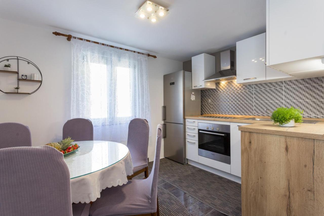 Apartments Lidija - Sea View Apartment With Exclusive Right Of Using Hot Tub Or Split Level Apartment With Exclusive Right Of Using Pool بودْسْتغانا المظهر الخارجي الصورة